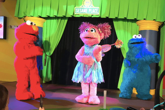 Dine with Elmo Offers Themed Dines During Elmo's Furry Fun Fest